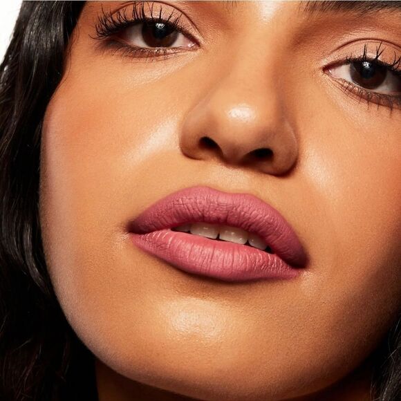 GXVE Liquid Lipstick in Flannel (Dusty Rose) by Gwen Stefani - Picture 6 of 12